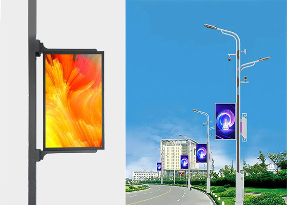 스트리트 스마트 라이트 폴 LED 스크린 듀얼 / 싱글 사이드 4G 네트워크 제어