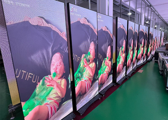 640*1920mm p1.86 포스터 LED 디스플레이 공장 공급품 실내 게시판